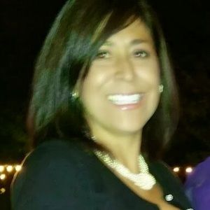 Meet your Posher, Gloria